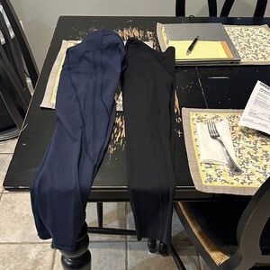 lululemon 2 pair in excellent condition Navy and Black Leggings fast &free 25”